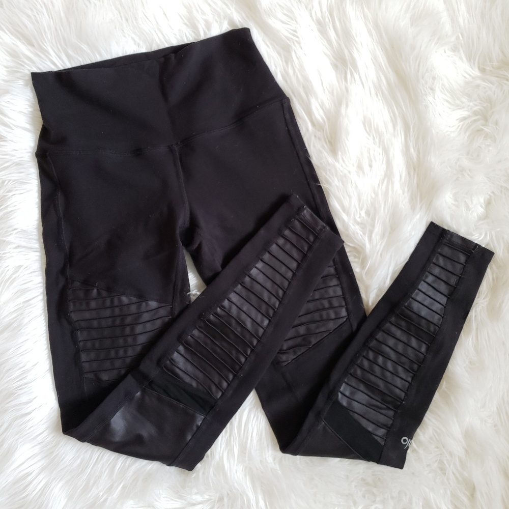 🚫SOLD🚫 Alo Yoga Moto Leggings